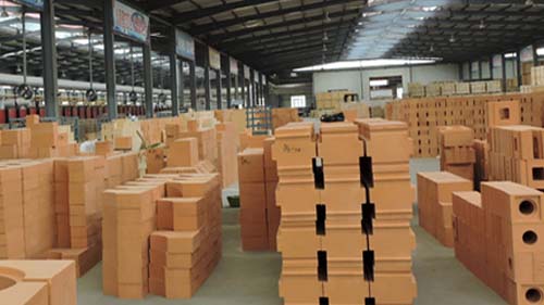 如何选择锆刚玉砖厂家