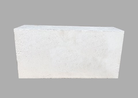 如何去除刚玉砖中的铁元素？